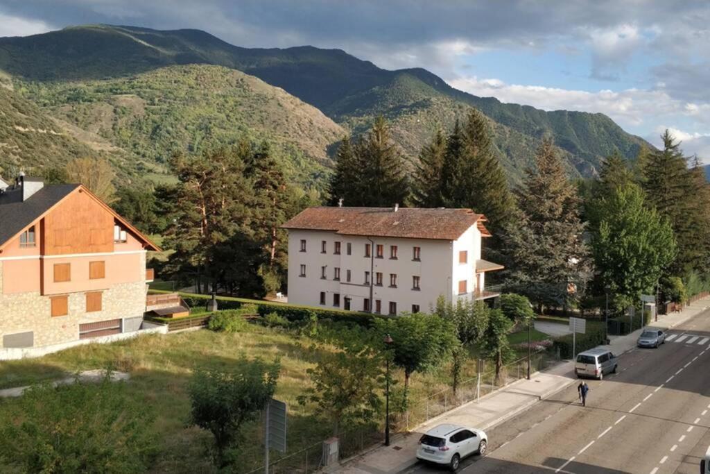 Bassiero Apartament Эстерри-д'Анеу Экстерьер фото
